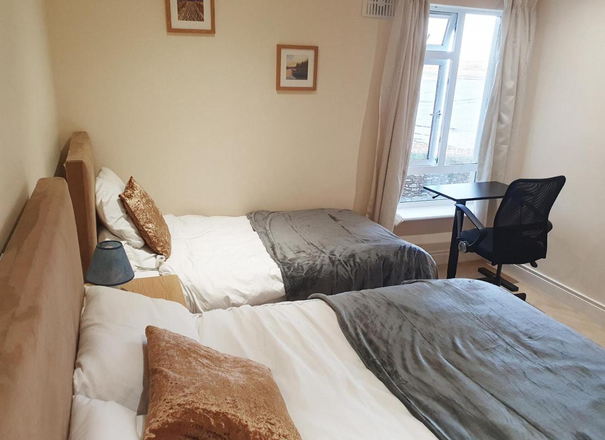 Ballycotton Holiday Apartment No 6 By Trident Holiday Homes Dış mekan fotoğraf