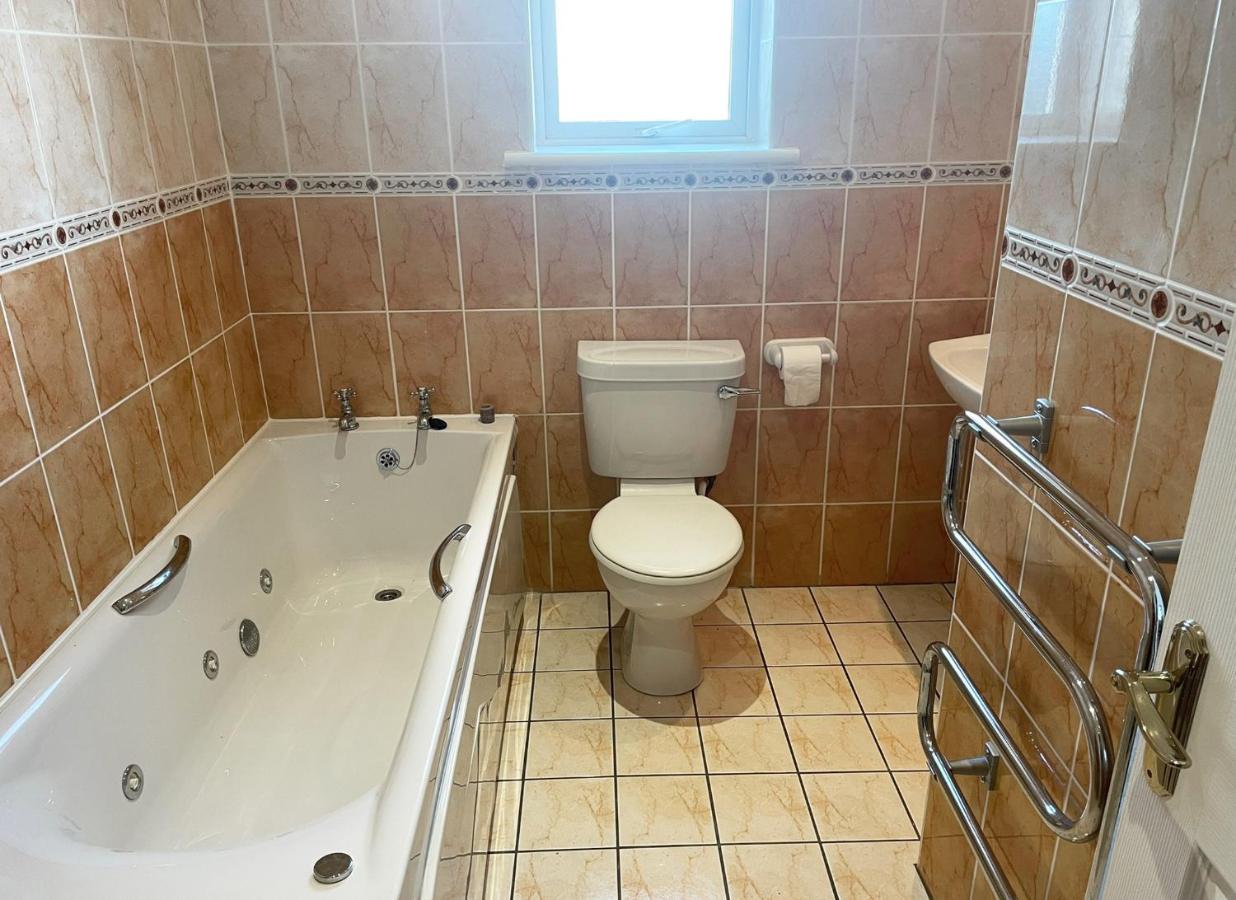 Ballycotton Holiday Apartment No 6 By Trident Holiday Homes Dış mekan fotoğraf